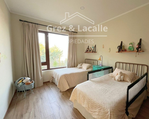 Se Vende Espectacular Casa En Sector Zapallar, Curicó