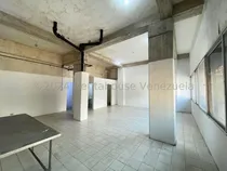 Comprar Local Oficina Comercial En Alquiler Piso 1 Excelente Ubicación Techos Altos Excelente Para Pilates Yoga Depósito Clases Oficina Nela 24-19353