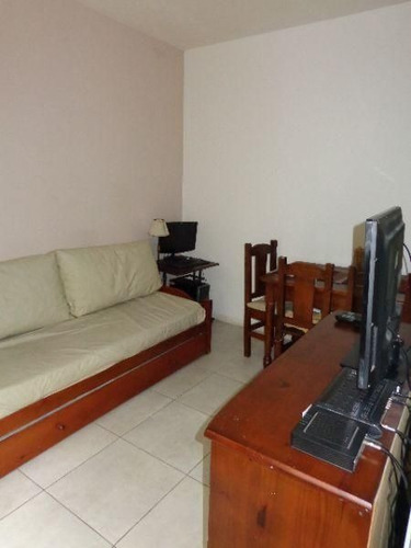 Imagen 2 de 9 de Temporada | 2 Ambientes Zona Centro