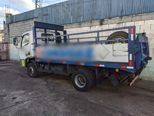 Imagem 4 de 7 de Mb Accelo 1016 Carroceria Com Plataforma Hidráulica Financia