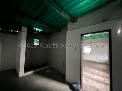 Galpón En Venta Av Intercomunal Turmero Maracay 24-4212 Hc