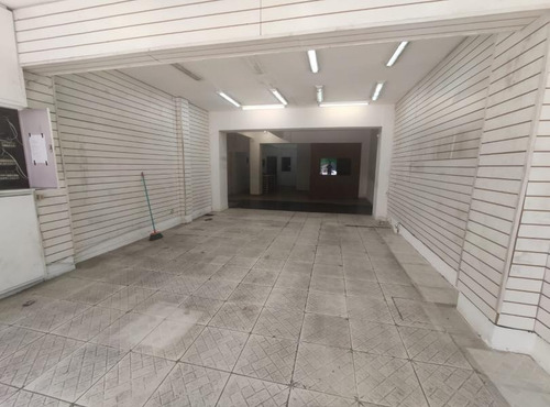 Venta O Permuta, Local Comercial De 140 Metros Sobre Paysandú Rentado.
