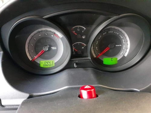 Imagem 10 de 12 de Fiesta 1.6 Mpi Hatch 8v Flex 4p Manual