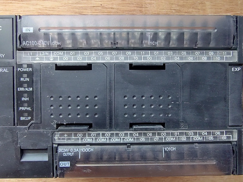 Plc Omron Sysmac Cp1l-m40dt-a (Usado)