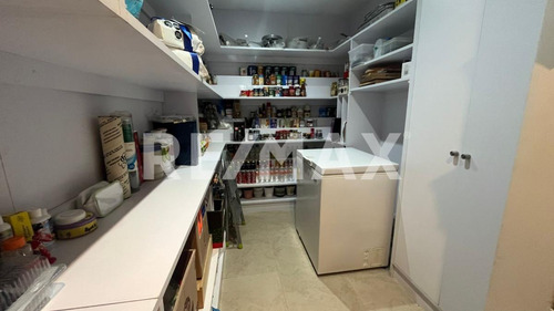 Casa En Venta A 3 Cuadras De Av. De Las Palmas Con Terraza Y Seguridad