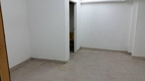 Imagen 15 de 18 de Excelente Local A La Calle En Esquina Los Primeros 3 Meses No Paga Alquiler!!!!
