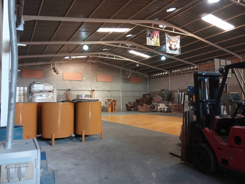 Imagen 3 de 9 de En Venta Galpón Y Fondo De Comercio Fábrica De Pinturas Operativa. Guacara