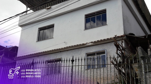 Casa Com Quintal, Kitnet E Cobertura - Excelente Localização