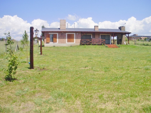 Venta De Vivienda En Barrio Bertone En Villa General Belgrano - Viv0188