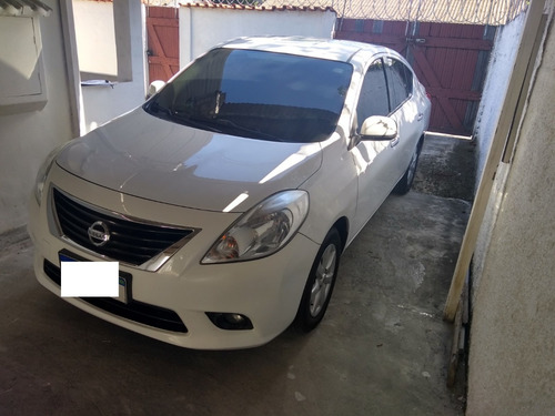 Versa 2014 Sl Segundo Dono