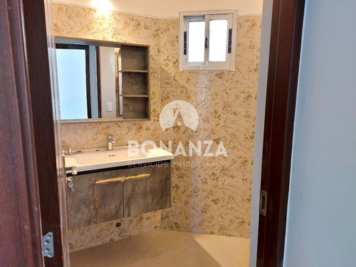 Imagen 20 de 28 de Piriápolis, Los Ángeles. Casa En Venta. 3 Dormitorios, 2 Baños.