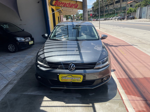 Volkswagen Jetta 2.0 Comfortline Flex 4p Automática