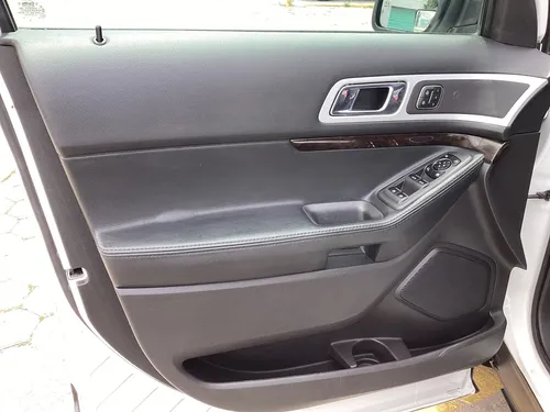 Ford Explorer 4.0 Limited V6 Sync 4x2 Mt