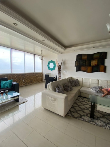 Apartamento 250 Mt2 Playa Mansa Res. Karla-doris R