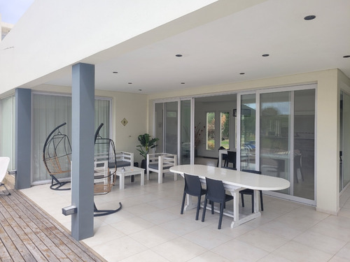 Costa Esmeralda Residencial 1, Moderna Casa 5 Dorm 4 Baños, Pileta, Sobre Cul De Sac