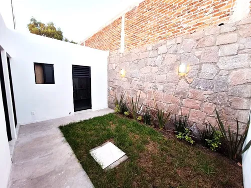 Casa En Venta En Cañadas Del Arroyo, De Un Piso