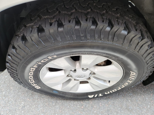Imagen 7 de 13 de Toyota Sw4 3.0 L Srv 4x4 7 Asientos Muchos Accesorios!!