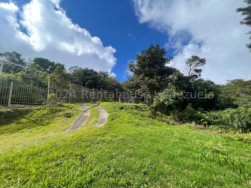 Casa De Campo En Venta En La Colonia Tovar Con 2200 Metros De Terreno Propio Excelente Ubicación Lista Para Firmar Nela 24-18402