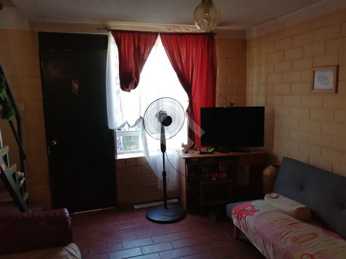 Casa En Venta De 2 Dorm. En Peñaflor Con Patio, Subsidio