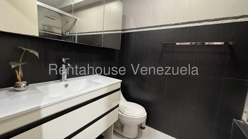 Agp Apartamento Con Acabados De Primera, A/a Central, En Venta En Campo Alegre, Excelente Vista 24-26281 Ys