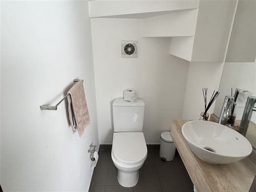 Casa En Venta De 4 Dorm+ Estar + Piscina En Chamiser