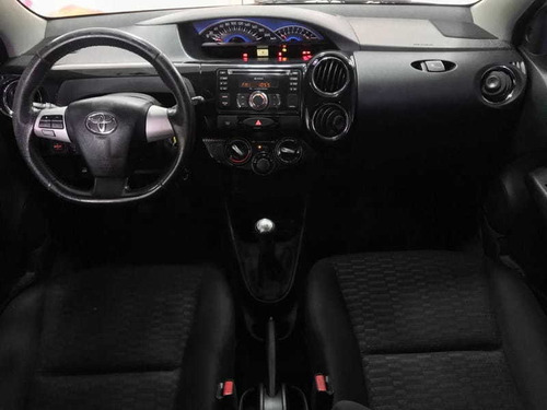 Imagem 6 de 11 de Toyota Etios Hb Xls