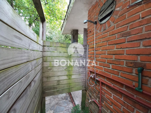 Imagen 24 de 30 de Casa En Venta En Piriápolis Barrio Residencial Country 3 Dormitorios Parrillero Parque Buen Terreno De 594 M²