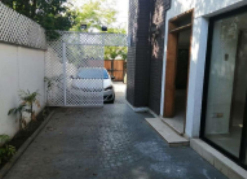 Imagen 5 de 6 de Departamento Con Patio Interior En Las Condes