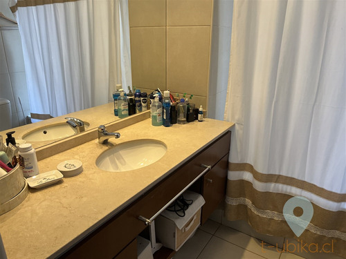 Venta Lindo Departamento 3d/3b, A Pasos Colón Con Vespucio
