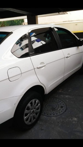 Imagem 3 de 6 de Fiat Grand Siena 2014 1.4 Attractive Flex 4p