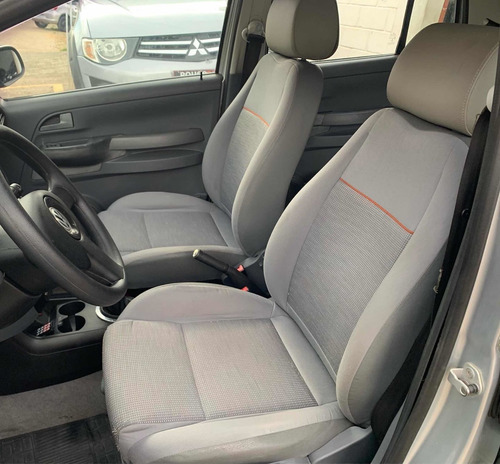 Imagem 10 de 10 de Volkswagen Fox 2010 1.6 Vht Plus Total Flex 5p