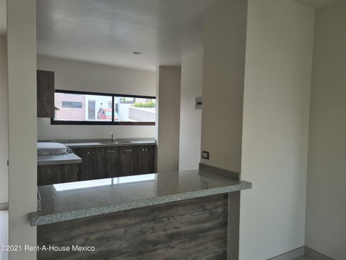 Imagen 8 de 14 de Casa En Renta En Zibata Con Bonitas Amenidaes Agt