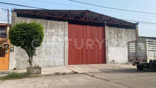 Bodega En Renta, Col. Lazaro Cardenas, Coatzacoalcos, Veracruz.