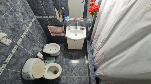 Hermosa Casa Multifamiliar, Ideal Para Entrar A Vivir De Inmediato
