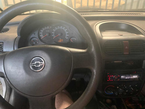 Imagem 5 de 6 de Chevrolet Montana 2010 1.4 Conquest Econoflex 2p