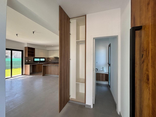 Casa En Venta En El Barrio Lar De Vieytes Iii