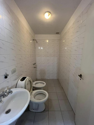 Excelente Establecimiento De 335 M2 Cubiertos, Villa Lynch