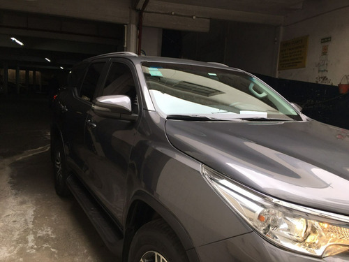 Imagen 3 de 9 de Toyota Hilux Sw4 2019 Sr