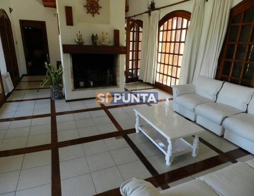 Imagen 2 de 16 de Casa En Alquiler, El Chorro