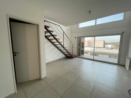 Imagen 5 de 11 de Venta - Bajo El Precio! Duplex 3 Ambientes Con Cochera !