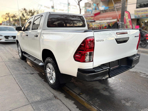 Toyota Hilux 2.7 Cabina Doble Sr Mt