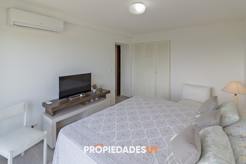 Apartamento En Venta En Roosevelt Punta Del Este, 2 Dormitorios, 2 Baños