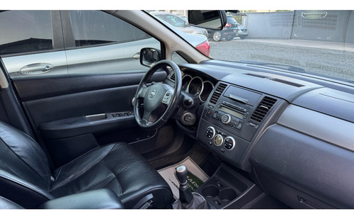 Nissan Tiida 1.8 SL 16V FLEX 4P MANUAL