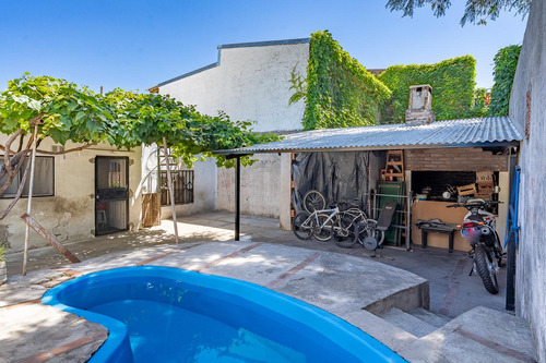 Venta - Casa - 2 Dormitorios - Patio Seco Y Pileta - Fisherton, Rosario