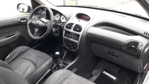 Peugeot 206 2002 1.6 Quiksilver