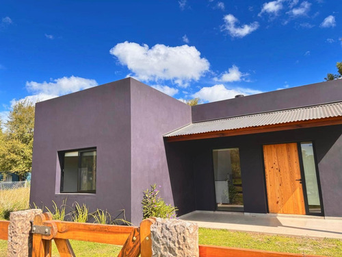 Moderna Casa A Estrenar (barrio Lomas Altas)