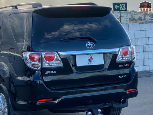 Toyota Hilux SW4 3.0 SRV 4X4 7 LUGARES 16V TURBO INTERCOOLER DIESEL 4P AUTOMÁTICO