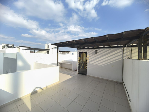 Casa En Venta En Zibata Con 3 Recámaras Y Baño Privado Cada Una