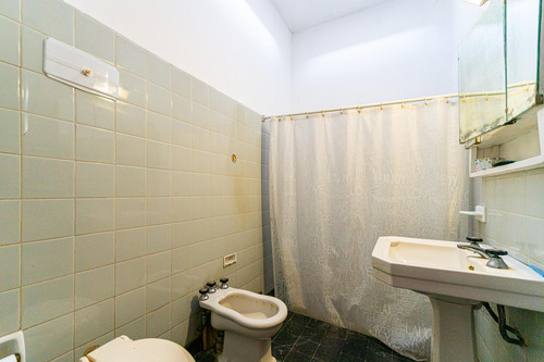 Casa En Venta 2 Dormitorios Con Patio Gdero. Baigorria