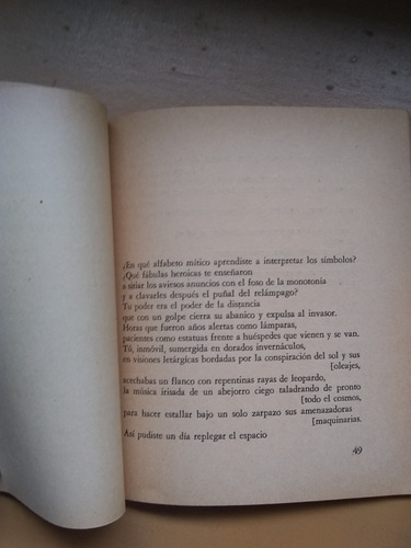 Cantos A Berenice. Olga Orozco. (1977/77 Pág ) 1* Edición. (Usado)